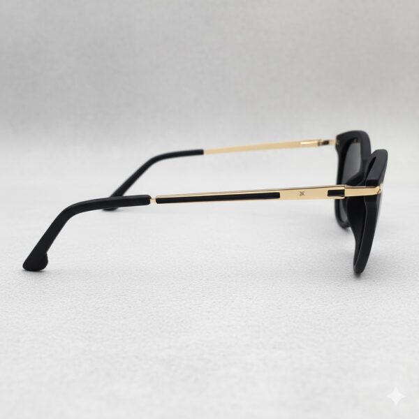 24001-8 نظارة شمسية بوليفار XBLAD 24001 – مزيج راقٍ من الأناقة، الحماية، والراحة اليومية