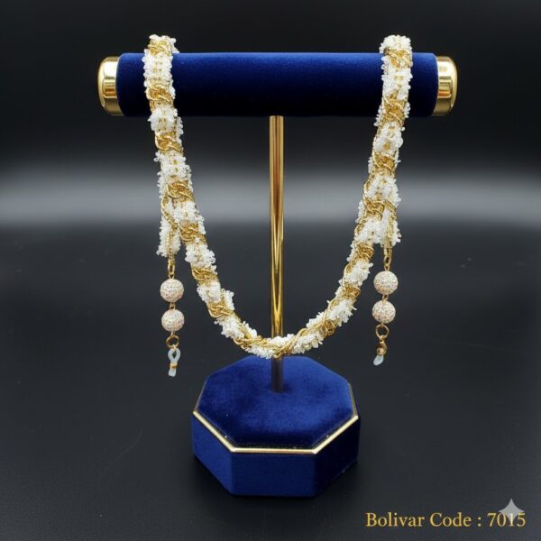 Metal & Cotton Glasses Chain with Sparkling Beads – Luxury & Elegance in One Accessory