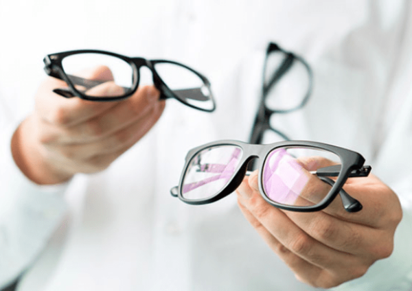 How_To_Tell_If_Your_Progressive_Lenses_Are_Correct_2 1.56 Progressive Photochromic Eyeglass Lenses – Seamless Vision That Adapts to Sunlight