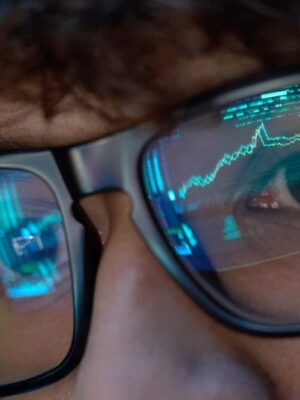 shutterstock_2146725931-1 1.56 Blue Cut SHMC Green Prescription Lenses – Screen & UV Protection