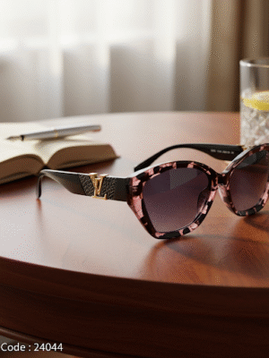24044 نظارة شمسية بوليفار × لويس فويتون | كات آي أحمر فاتح × زيتي – حماية UV400 مستقطبة