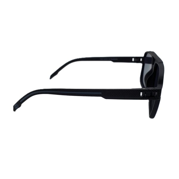 WhatsApp Image 2025-09-02 at 5.27.56 AM (1) نظارة شمسية بوليفار × موريل | مستطيل أسود خفيف – حماية UV400 مستقطبة