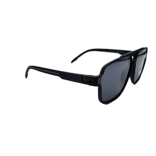 WhatsApp Image 2025-09-02 at 5.27.56 AM (2) نظارة شمسية بوليفار × موريل | مستطيل أسود خفيف – حماية UV400 مستقطبة